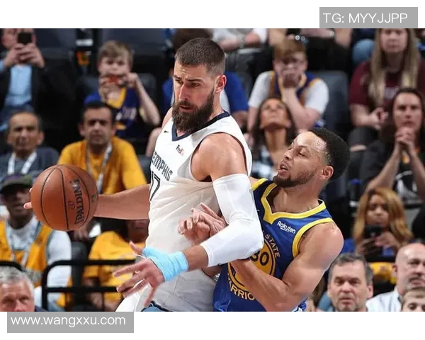 勇士与灰熊季后赛激战回顾球员表现与战术分析全景呈现