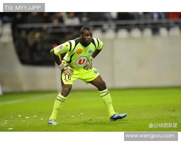 哈维西蒙斯的崛起之路：从青训新星到足球场上的闪耀之光